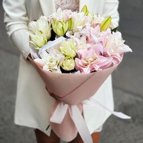 Букет из 7 пионовидных лилий в Красноармейске