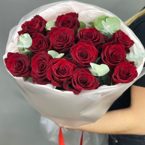 Букет из 13 роз Эквадор Эксплорер (60 см) в Красноармейске