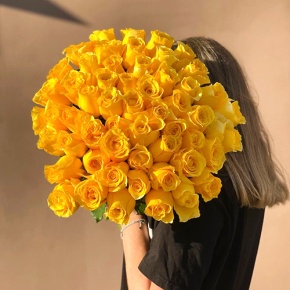 Букет "Ярче солнца" из 55 лимонных роз (50 см) в Красноармейске