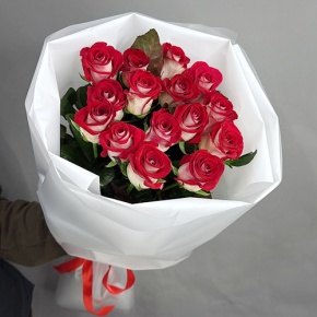 Букет из 15 рубиновых роз (70 см) в Красноармейске