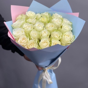 Букет 25 белых роз Кения (50 см) в Красноармейске