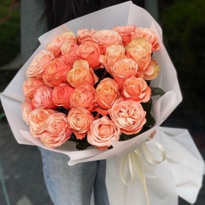 Букет из 23 пионовидных роз Эквадор сорта Кахала (60см) в Красноармейске