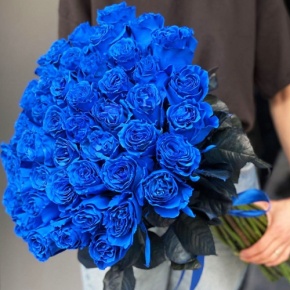 Букет из 51 синей розы Эквадор под ленту (70 см) в Красноармейске