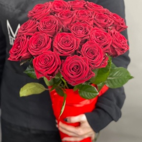 21 красная роза в конусе (50 см) в Красноармейске