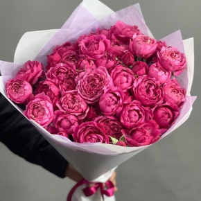 Букет из 11 кустовых пионовидных роз Джульетта в Красноармейске
