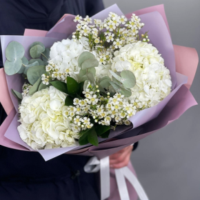 Букет "Суприм" из гортензий и хамелациума в Красноармейске