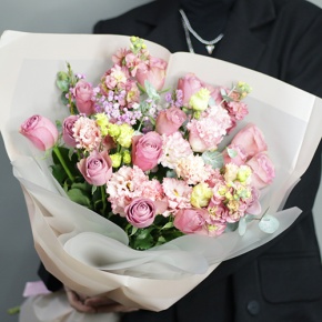 Букет "Крем сода" из роз, эустом и хамелациума в Красноармейске