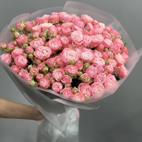 Букет из 33 кустовых пионовидных роз Бомбастик (60 см) в Красноармейске