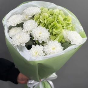 Букет "Линда" из хризантем и Голландской гортензии в Красноармейске