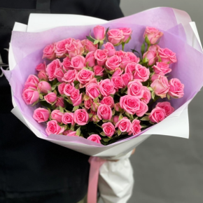 Букет "Рассвет принцессы" из 15 кустовых роз (50 см) в Красноармейске