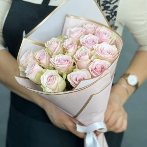 Букет из 15 пудровых роз Кения (40 см) в Красноармейске