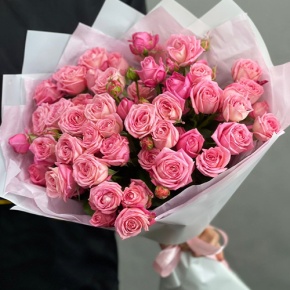 Букет из 11 нежных кустовых роз в Красноармейске