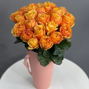 25 пионовидных огненных роз в конусе в Красноармейске