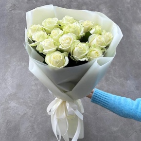 Букет "Умка" из 15 белых роз (50 см) в Красноармейске