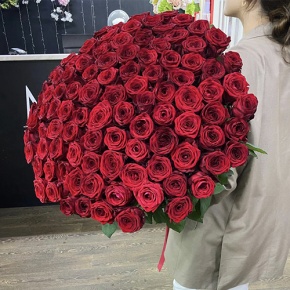 Букет 101 красная роза (70 см) в Красноармейске
