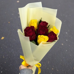 Букет из 7 Кенийских роз (40 см) в Красноармейске