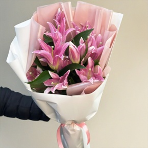 Монобукет из 9 ароматных розовых лилий в Красноармейске