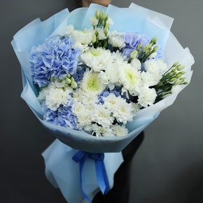 Букет "Океан любви" из Голландских гортензий, диантусов, хризантем Магнум и эустом в Красноармейске