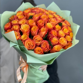 Букет из 71 огненной розы (40 см) в Красноармейске